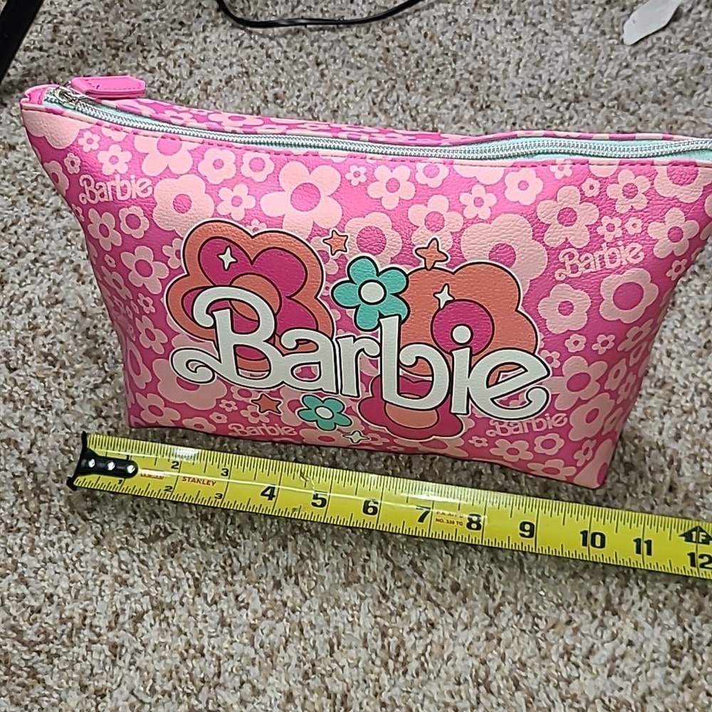 Barbie Make-up Accessory Bag - Picture 5 of 7